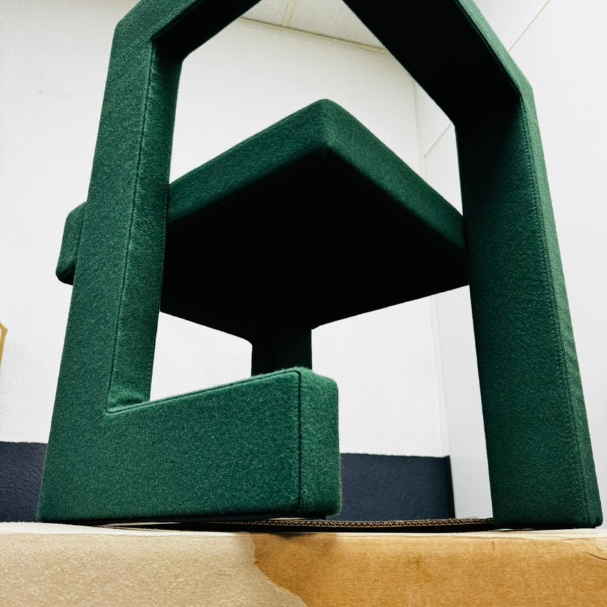 Rietveld Steltman Stuhl, links, grün gepolstert – Ikonisches Design von Gerrit Rietveld