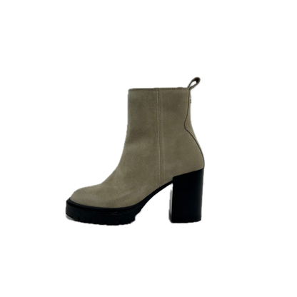 Naomi 03.04 hellbraun