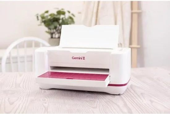 Gemini II elektrische stans- en embossingmachine met pauze en terugspoelfunctie - Snijplatform van 9" x 12,5" [GEMII-M-GLO].