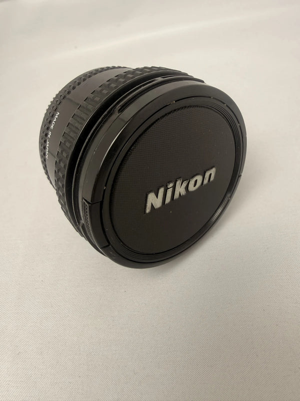 lens AF Nikkor 20mm f/2.8D