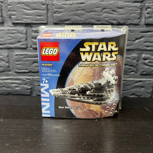 LEGO 4492 Star Wars – Mini-Sternenzerstörer | Kompaktes Kraftpaket des Imperiums