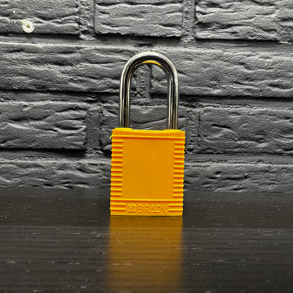 Brady Wetterfestes Sicherheitsschloss aus Nylon und Stahl – Maximaler Schutz in jeder Umgebung