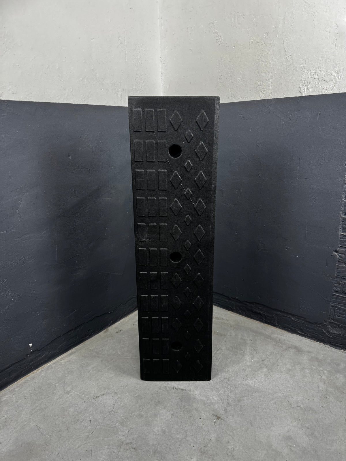 Bordstein BR22 Schwellenrampe – 100 x 980 mm | schwarz | Sicher und barrierefrei