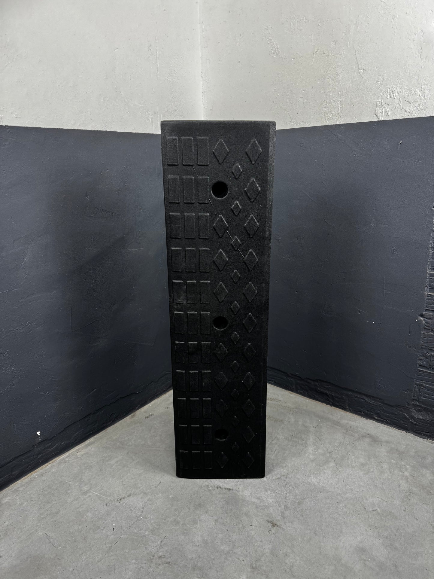 Bordstein BR22 Schwellenrampe – 100 x 980 mm | schwarz | Sicher und barrierefrei