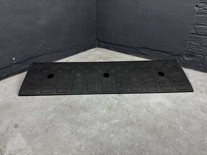 Bordstein BR22 Schwellenrampe – 100 x 980 mm | schwarz | Sicher und barrierefrei