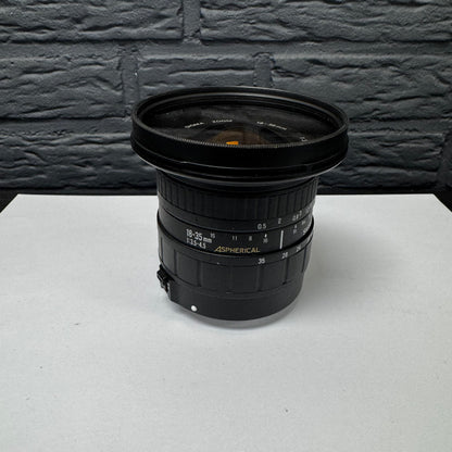 Sigma 18–35 mm f/3.5–4.5 asphärisches Objektiv (Canon EF) + Rodenstock Skylight-Filter 82 mm | Gebraucht, einwandfreier Zustand