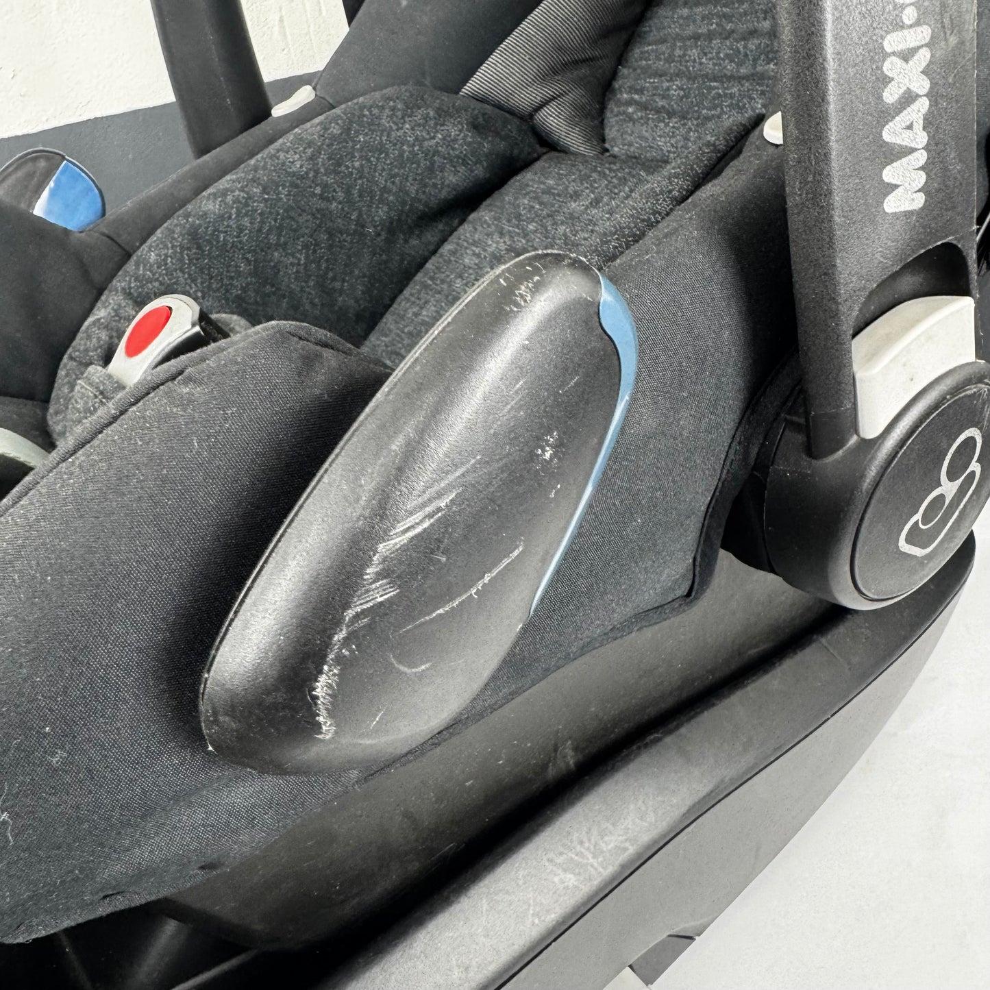 Maxi-Cosi FamilyFix One i-Size Isofix-Basis + Autositz – Gebraucht