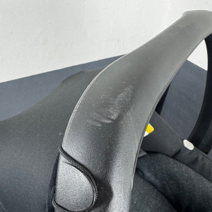 Maxi-Cosi FamilyFix One i-Size Isofix-Basis + Autositz – Gebraucht