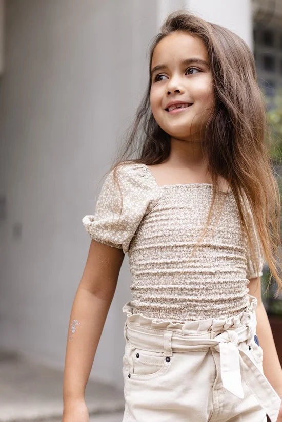 Meisjes t-shirt - Dess - AOP Creme bloemen
