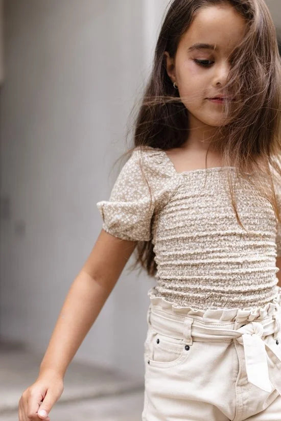 Meisjes t-shirt - Dess - AOP Creme bloemen