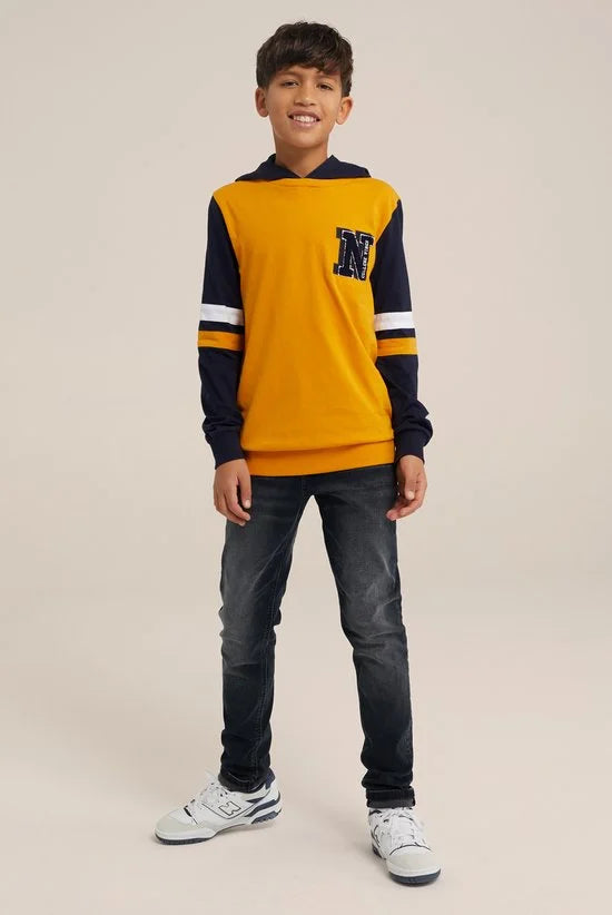 WE Fashion Jongens T-shirt met capuchon