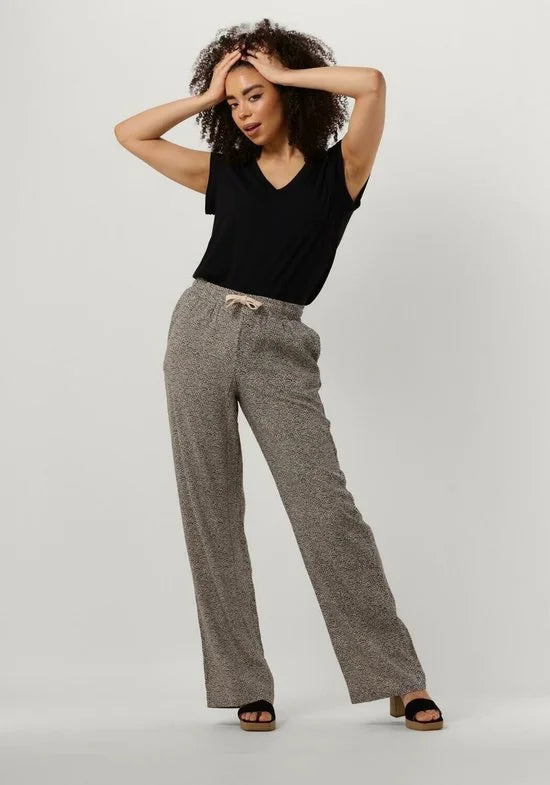 CC Heart Basic V-neck Tshirt Tops & T-shirts Dames - Shirt - Zwart - Maat L