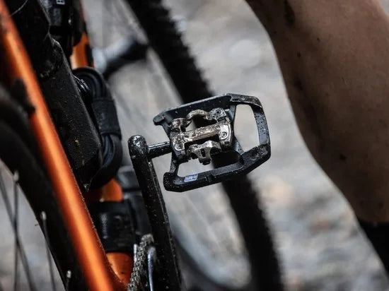 BBB Cycling MTB Pedalen - DualChoice Trail - Combi Fietspedalen: SPD & Anti Slip Platform Pedaal - SPD Pedalen inclusief Schoenplaatjes - Zwart - BPD