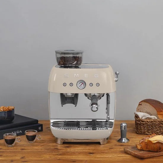 SMEG EGF03CREU - Espressomachine met geïntegreerde bonenmaler - Crème
